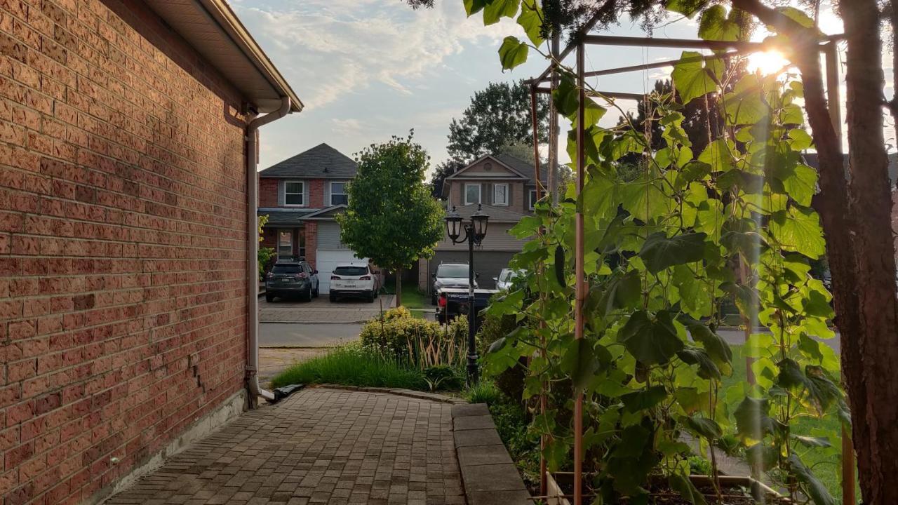 The Comfort Stay At City Of Pickering Ngoại thất bức ảnh